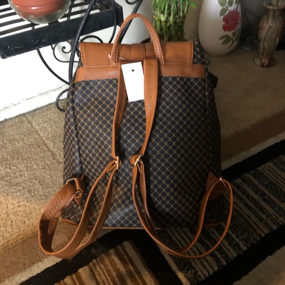 Backpack - Picture 4 of 4